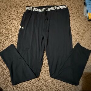 Youth XL Under Armour Heatgear black pants. Logo waistband